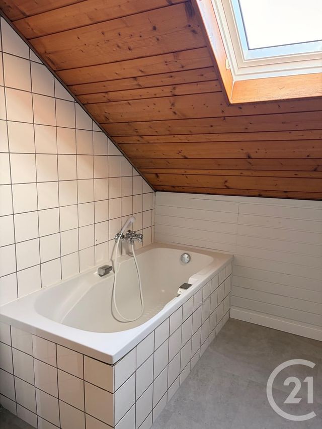 Appartement F1 à louer - 1 pièce - 26.3 m2 - MORTEAU - 25 - FRANCHE-COMTE - Century 21 Avenir Immobilier