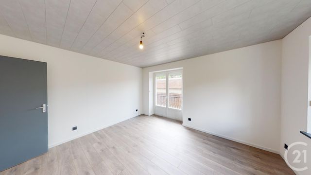 Appartement T4 à louer - 4 pièces - 110.55 m2 - GRAND COMBE CHATELEU - 25 - FRANCHE-COMTE - Century 21 Avenir Immobilier