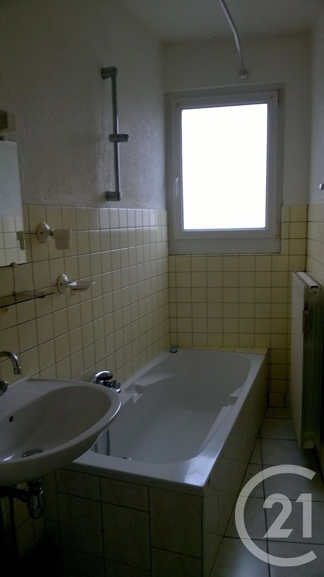 Appartement T3 à vendre - 3 pièces - 63.4 m2 - VILLERS LE LAC - 25 - FRANCHE-COMTE - Century 21 Avenir Immobilier