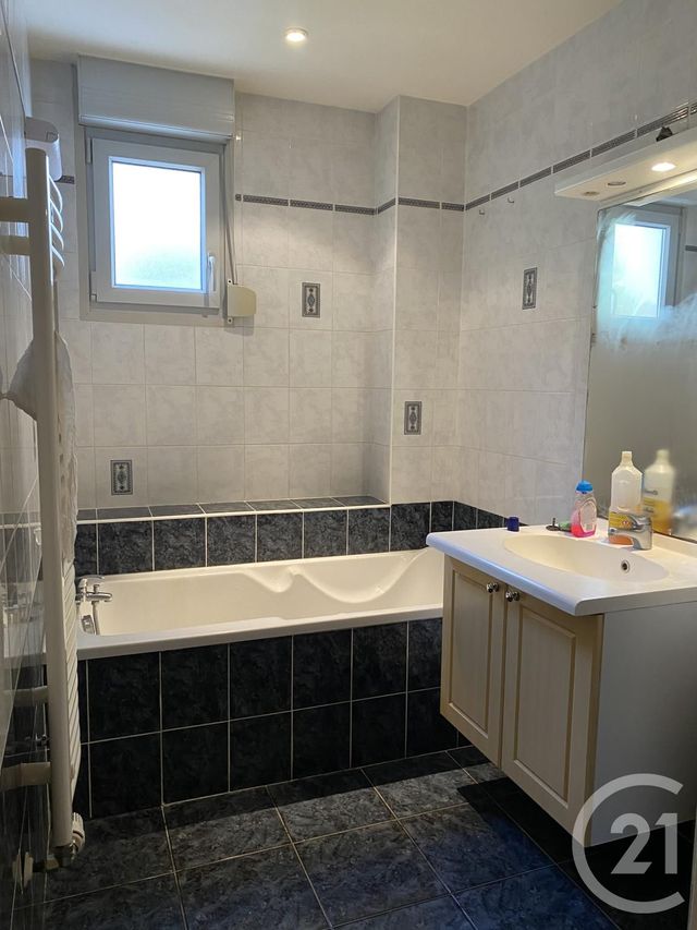 Appartement F1 à louer - 2 pièces - 41.18 m2 - MORTEAU - 25 - FRANCHE-COMTE - Century 21 Avenir Immobilier