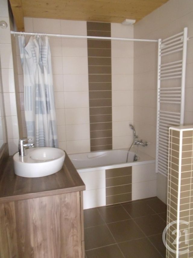 Appartement T3 à louer - 3 pièces - 66.5 m2 - LES FINS - 25 - FRANCHE-COMTE - Century 21 Avenir Immobilier