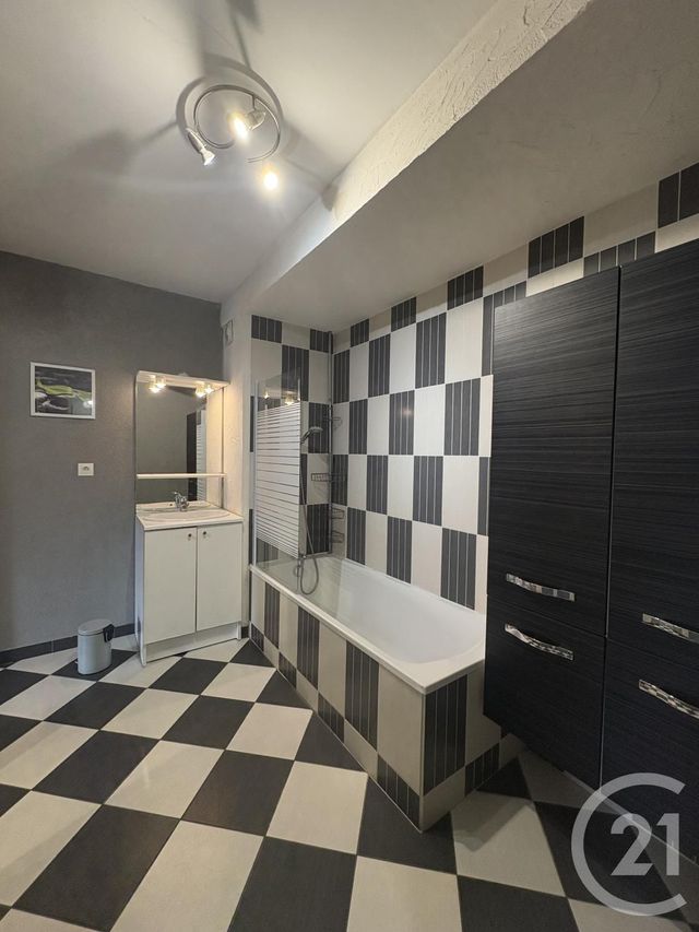 Appartement F4 à louer - 4 pièces - 92.26 m2 - VILLERS LE LAC - 25 - FRANCHE-COMTE - Century 21 Avenir Immobilier