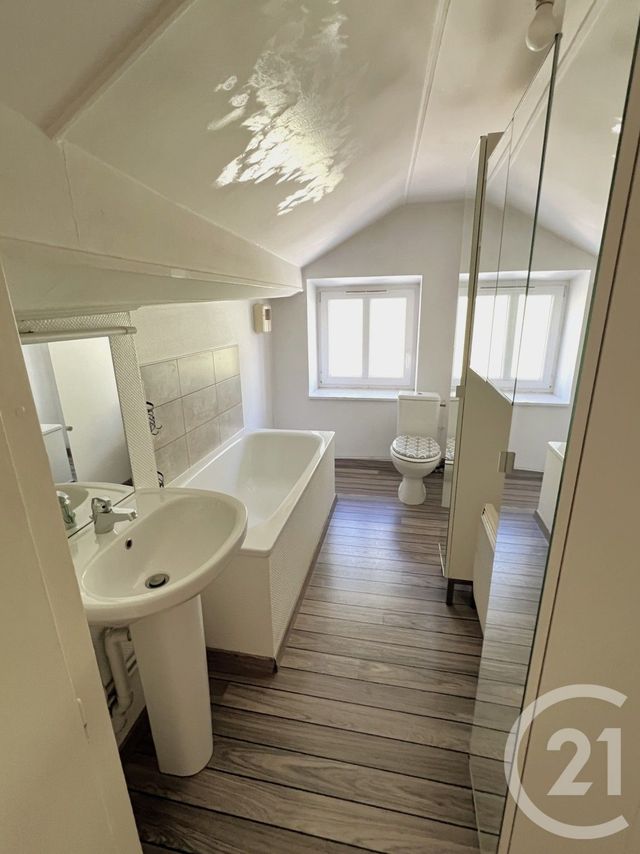 Appartement F3 à louer - 3 pièces - 57.3 m2 - MORTEAU - 25 - FRANCHE-COMTE - Century 21 Avenir Immobilier