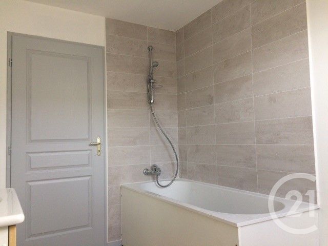Appartement F4 à louer - 4 pièces - 108.46 m2 - VILLERS LE LAC - 25 - FRANCHE-COMTE - Century 21 Avenir Immobilier