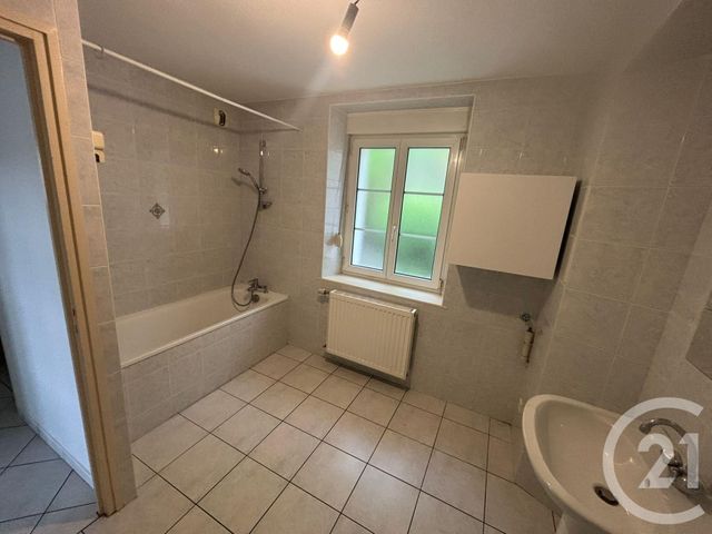 Appartement F3 à louer - 3 pièces - 71.84 m2 - MORTEAU - 25 - FRANCHE-COMTE - Century 21 Avenir Immobilier