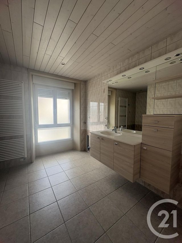 Appartement F4 à louer - 4 pièces - 88.28 m2 - MORTEAU - 25 - FRANCHE-COMTE - Century 21 Avenir Immobilier