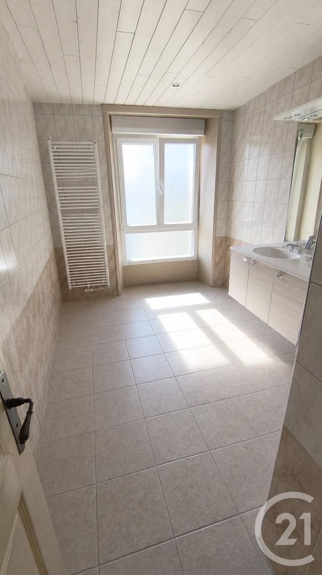 Appartement F4 à louer - 4 pièces - 88.28 m2 - MORTEAU - 25 - FRANCHE-COMTE - Century 21 Avenir Immobilier