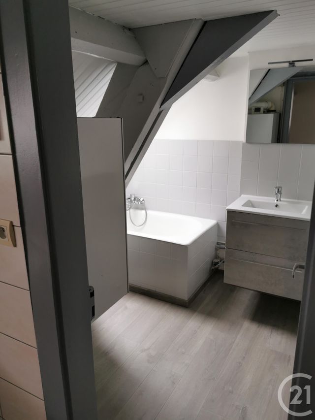 Appartement F2 à louer - 2 pièces - 40.0 m2 - MORTEAU - 25 - FRANCHE-COMTE - Century 21 Avenir Immobilier
