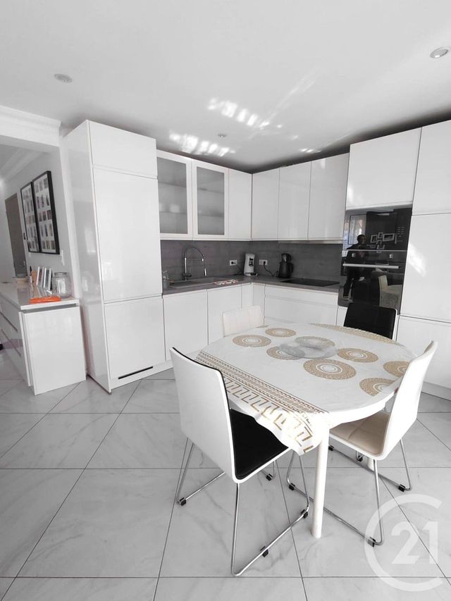 Appartement Duplex à vendre - 5 pièces - 118.4 m2 - VILLERS LE LAC - 25 - FRANCHE-COMTE - Century 21 Avenir Immobilier