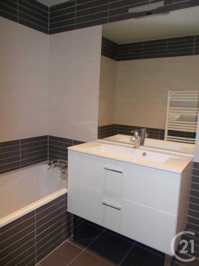 Appartement F3 à louer - 3 pièces - 45.83 m2 - MORTEAU - 25 - FRANCHE-COMTE - Century 21 Avenir Immobilier