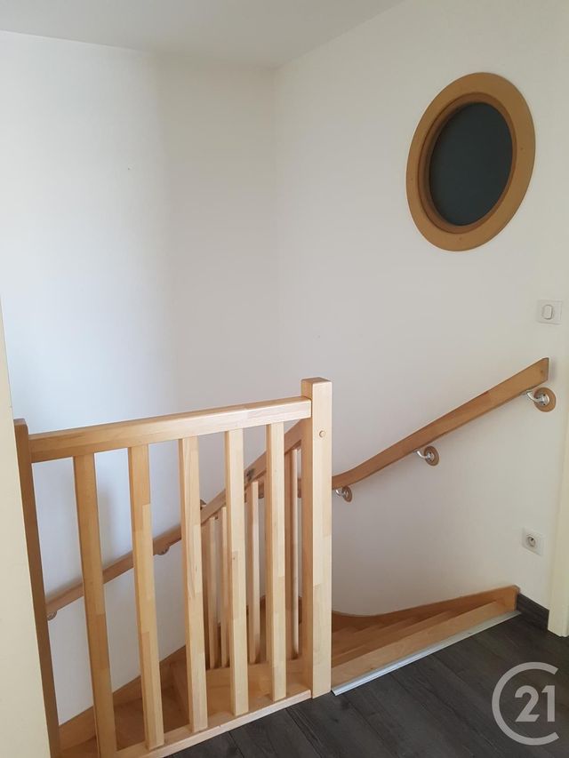 Afficher la photo en grand Appartement F4 à louer - 4 pièces - 85.0 m2 - MONTLEBON - 25 - FRANCHE-COMTE - Century 21 Pg Immobilier