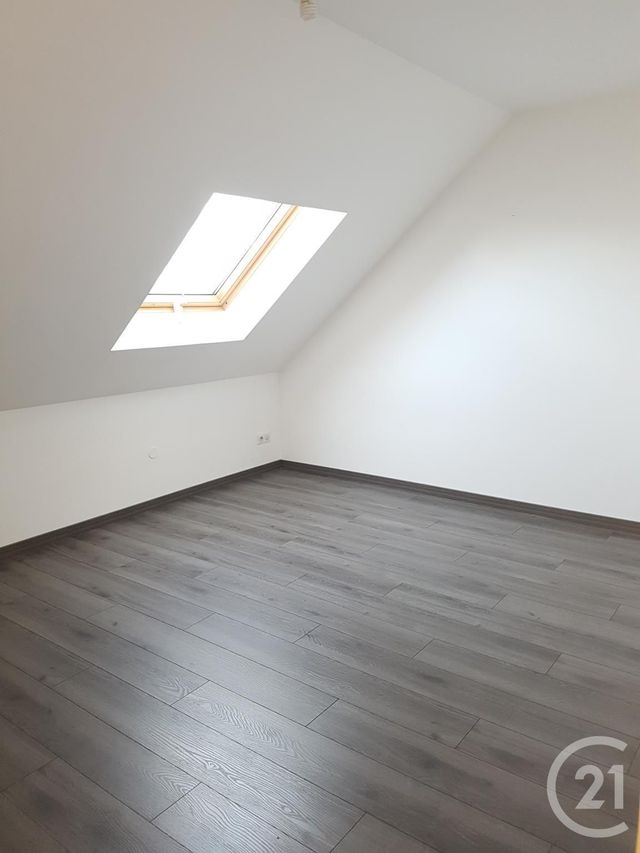 Afficher la photo en grand Appartement F4 à louer - 4 pièces - 85.0 m2 - MONTLEBON - 25 - FRANCHE-COMTE - Century 21 Pg Immobilier