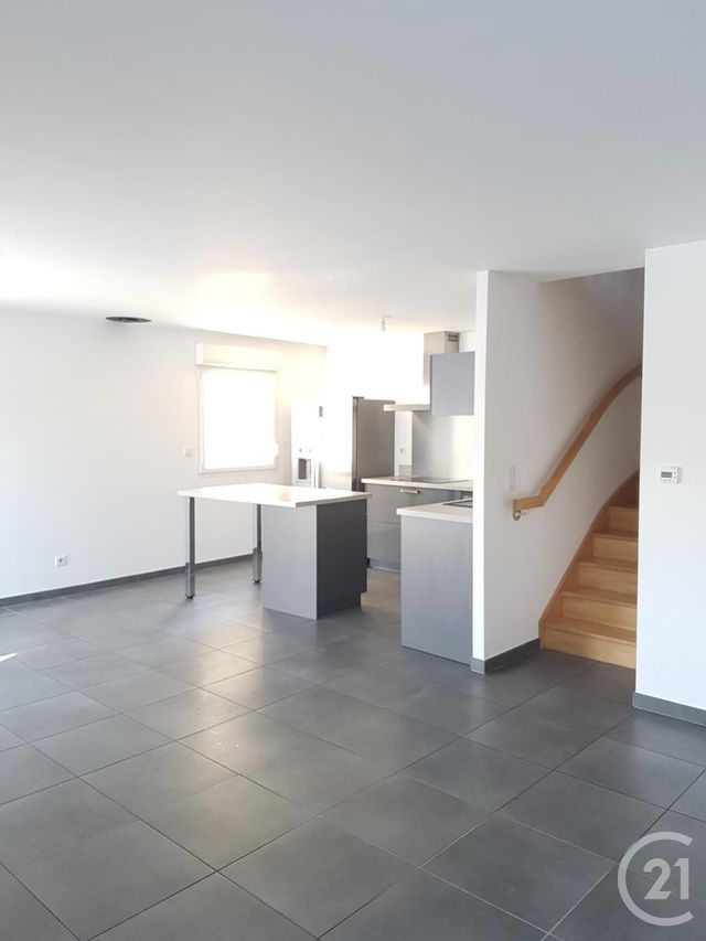 Afficher la photo en grand Appartement F4 à louer - 4 pièces - 85.0 m2 - MONTLEBON - 25 - FRANCHE-COMTE - Century 21 Pg Immobilier