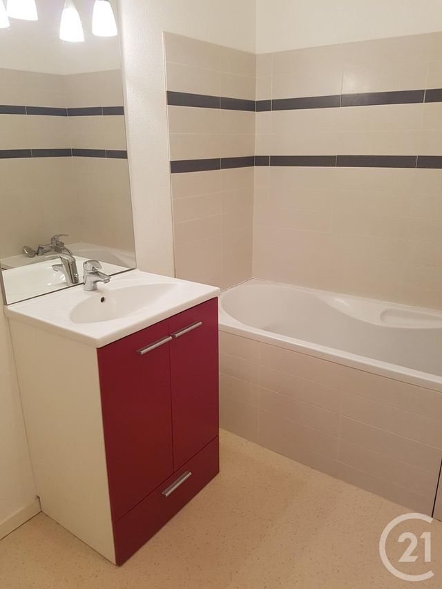 Afficher la photo en grand Appartement F4 à louer - 4 pièces - 93.0 m2 - MORTEAU - 25 - FRANCHE-COMTE - Century 21 Pg Immobilier