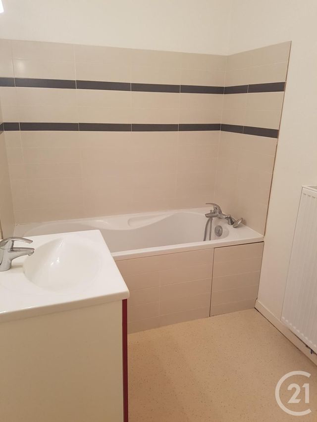 Afficher la photo en grand Appartement F4 à louer - 4 pièces - 93.0 m2 - MORTEAU - 25 - FRANCHE-COMTE - Century 21 Pg Immobilier