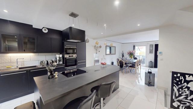 Appartement F3 bis à vendre - 4 pièces - 144.05 m2 - MONTLEBON - 25 - FRANCHE-COMTE - Century 21 Avenir Immobilier